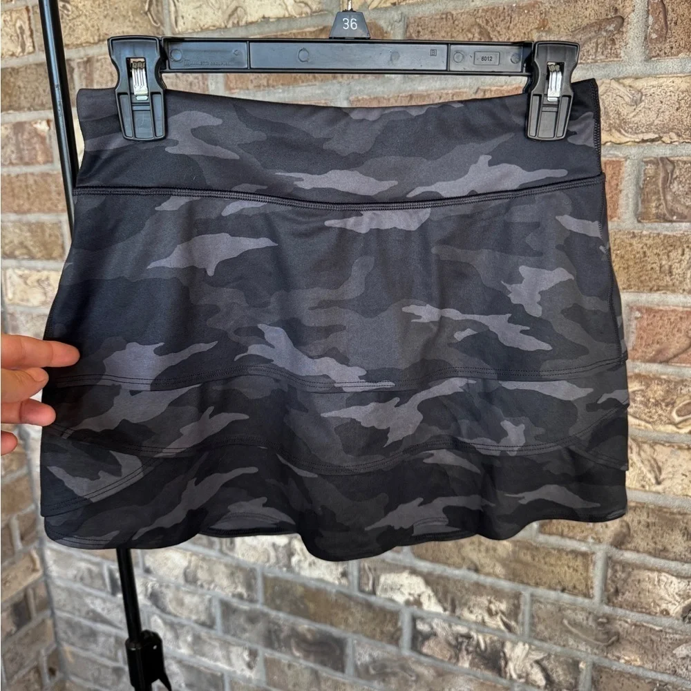 Athleta girl Camo Lux Swing Skort Size XL (14)